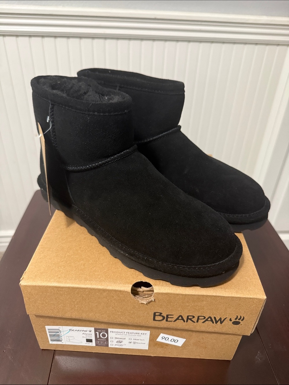 BEARPAW Black Alyssa Short Suede Ankle Booties Sz 10 New in Box